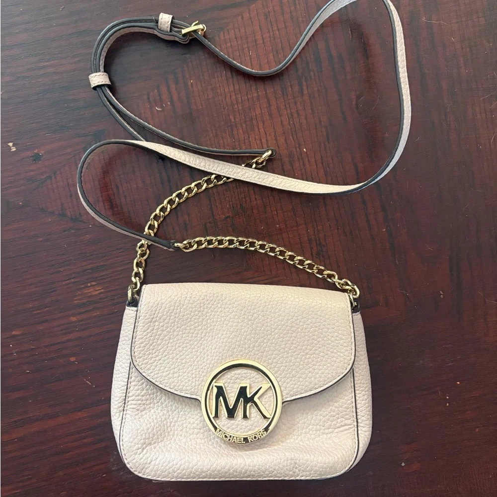 Michael Kors Pebbled Leather Crossbody in Pale Pink with Gold Hardware